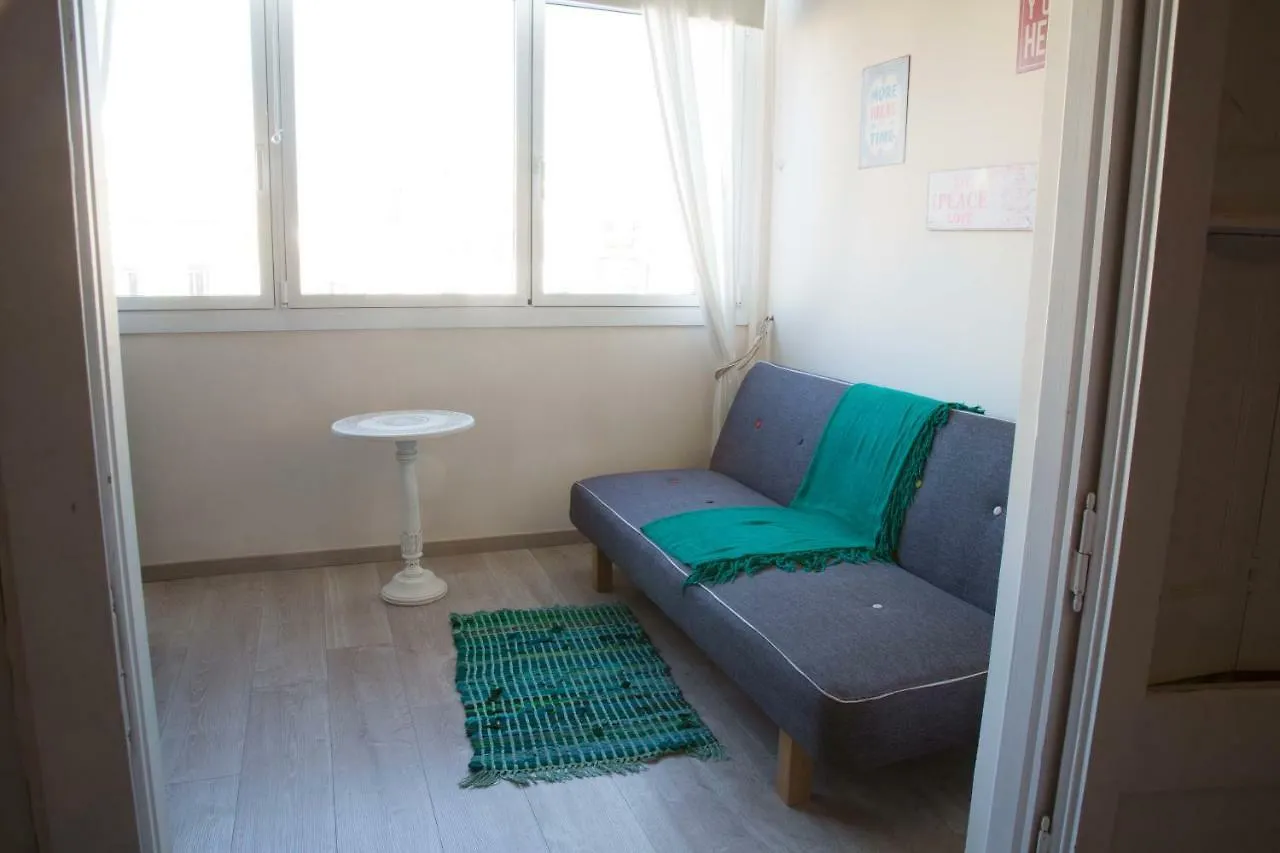 Casa Kessler Barcelona Hostel 0*,  Spain